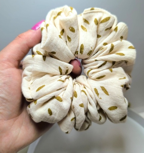 Owies scrunchies z muślinu Owies scrunchies z muślinu