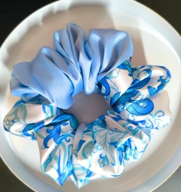 Niebiesko-kwiatowa Maxi scrunchies
