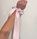 Scrunchies ze wstążką 10% jedwab delikatny róż