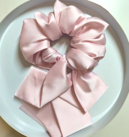 Scrunchies ze wstążką 10% jedwab delikatny róż